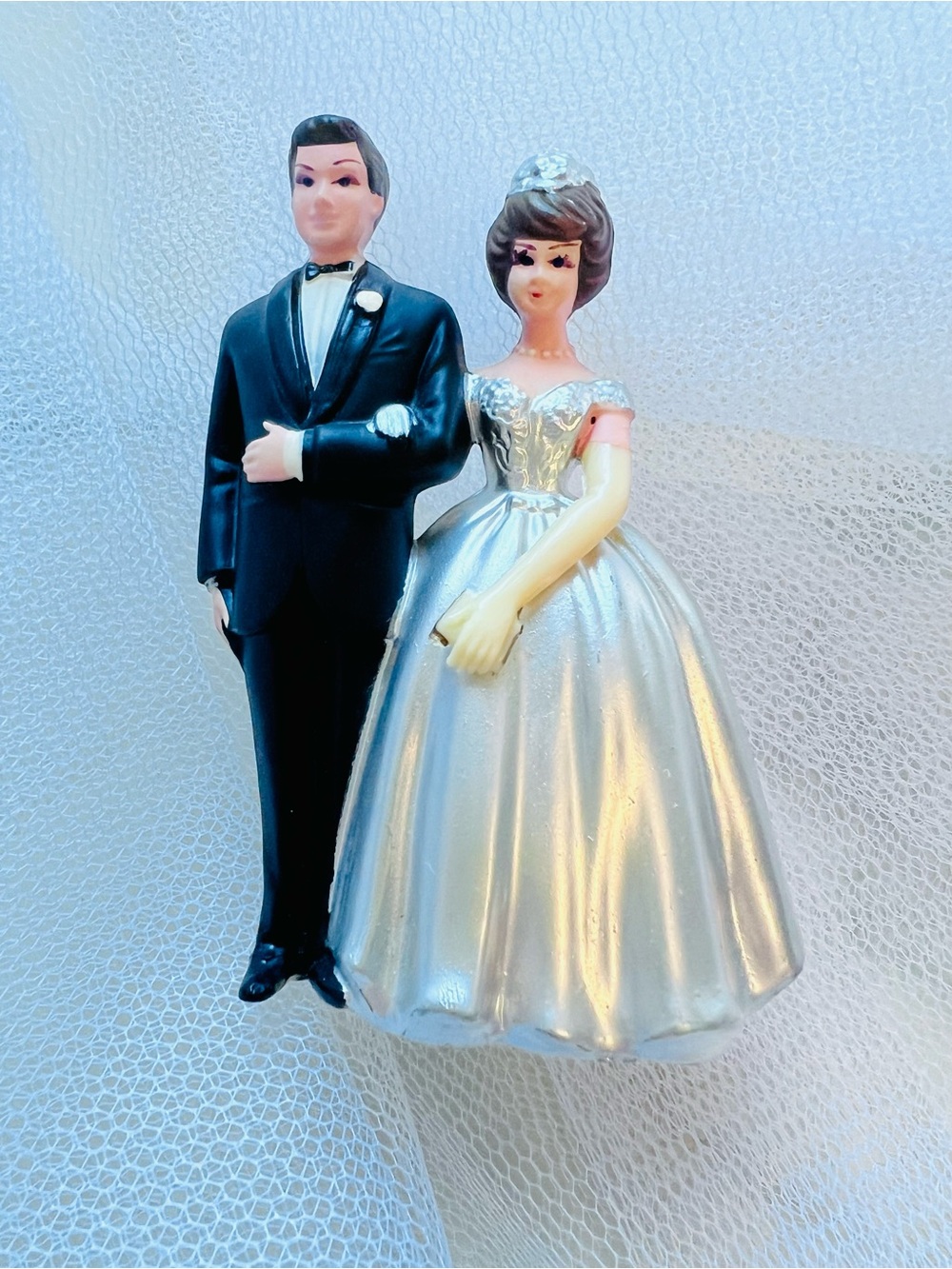 Adorable retro 1960s vintage Bride and Groom Cake Topper